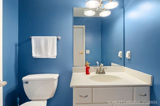 877 Elm Street, Sugar Grove, IL 60554