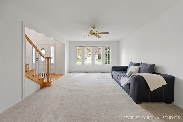 877 Elm Street, Sugar Grove, IL 60554