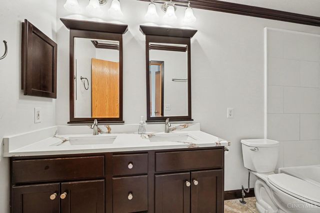 357 Hartford Court, Hamilton Twp, OH 45039