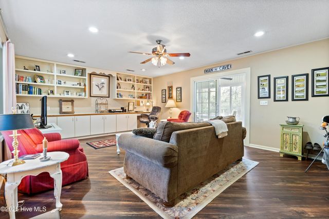 122 North Hills Drive, Wilmington, NC 28411