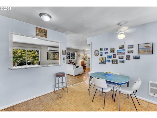 6222 Ne BEECH St, Portland, OR 97213
