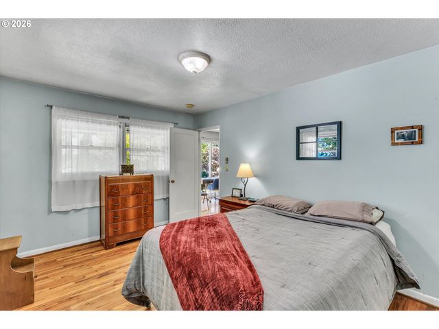 6222 Ne BEECH St, Portland, OR 97213