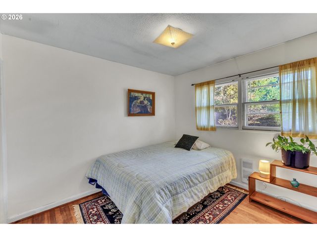 6222 Ne BEECH St, Portland, OR 97213