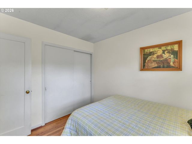 6222 Ne BEECH St, Portland, OR 97213