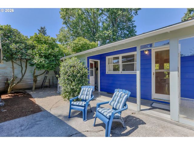 6222 Ne BEECH St, Portland, OR 97213