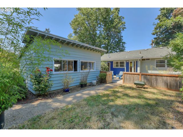 6222 Ne BEECH St, Portland, OR 97213