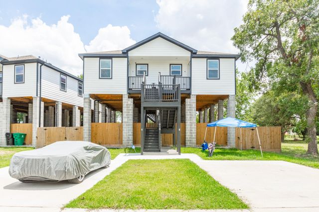 618 Maple Way A, Houston, TX 77015