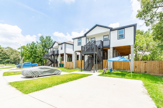 618 Maple Way A, Houston, TX 77015