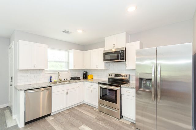 618 Maple Way A, Houston, TX 77015