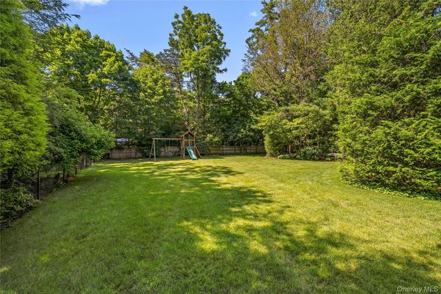 5 Hemlock Drive, Brookville, NY 11545