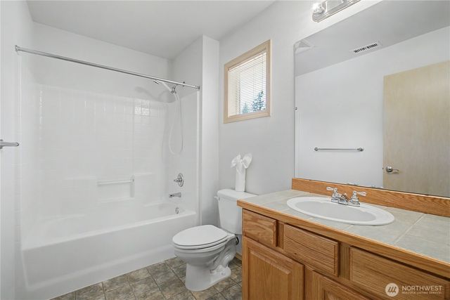 1242 Griggs Street, Dupont, WA 98327
