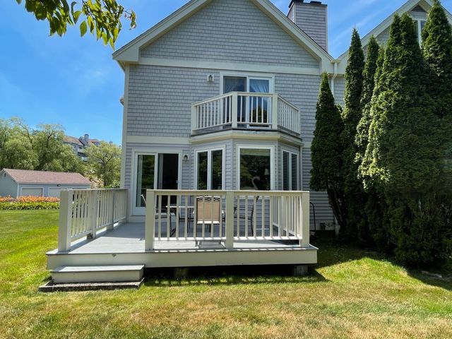 15 Hammersmith Road 33, Newport, RI 02840