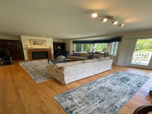 15 Hammersmith Road 33, Newport, RI 02840