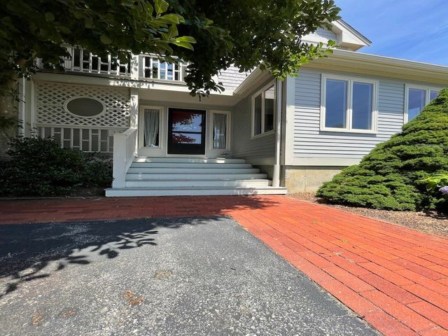 15 Hammersmith Road 33, Newport, RI 02840