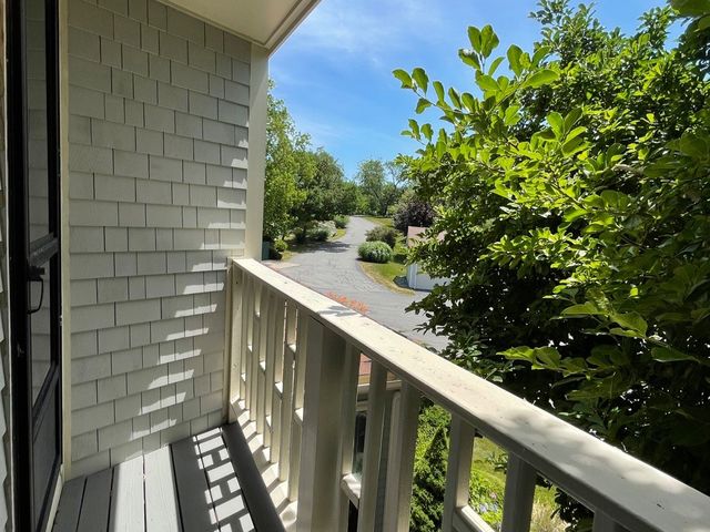 15 Hammersmith Road 33, Newport, RI 02840