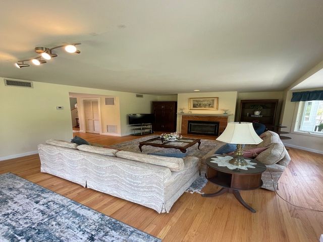 15 Hammersmith Road 33, Newport, RI 02840