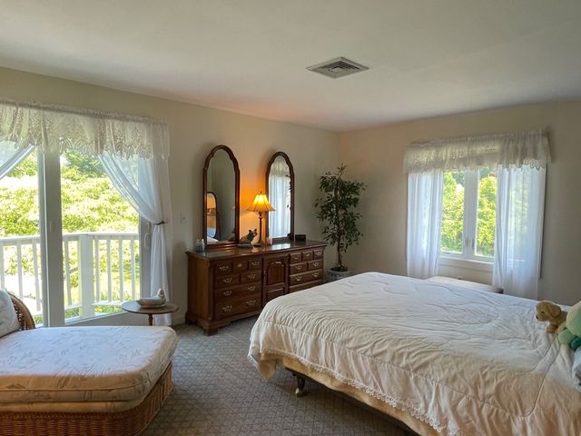 15 Hammersmith Road 33, Newport, RI 02840