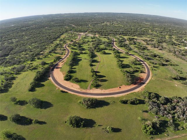 30 Coastal LOOP, Johnson City, TX 78636