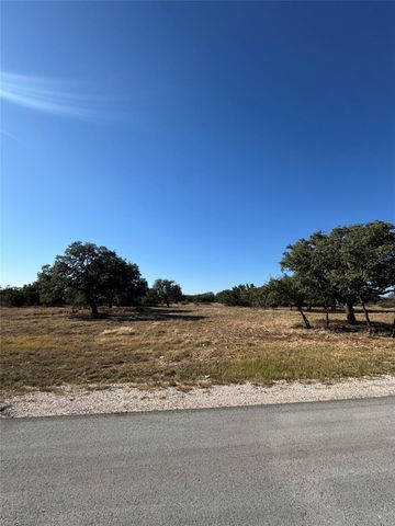 30 Coastal LOOP, Johnson City, TX 78636