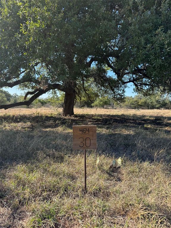 30 Coastal LOOP, Johnson City, TX 78636