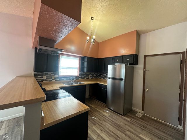 3709 Pleasant Lake Drive, Indianapolis, IN 46227