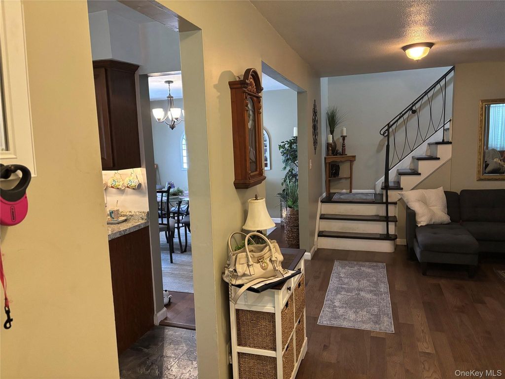 10 Oakwood Terrace 37, New Windsor, NY 12553 — photo 5