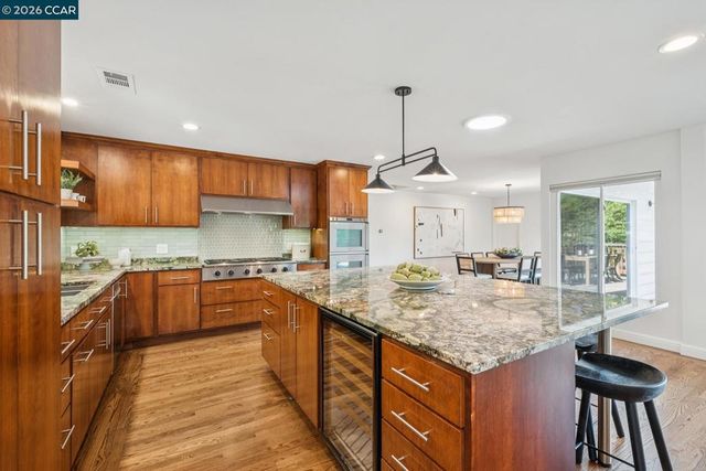 1072 Via Roble, Lafayette, CA 94549