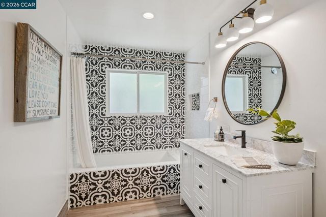 1072 Via Roble, Lafayette, CA 94549