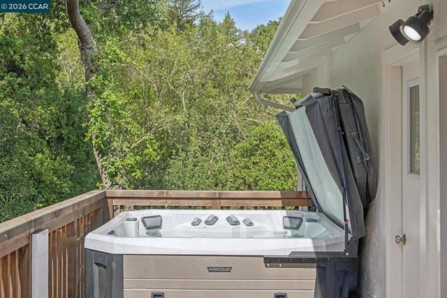 1072 Via Roble, Lafayette, CA 94549