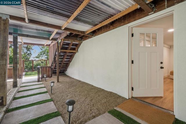 1072 Via Roble, Lafayette, CA 94549