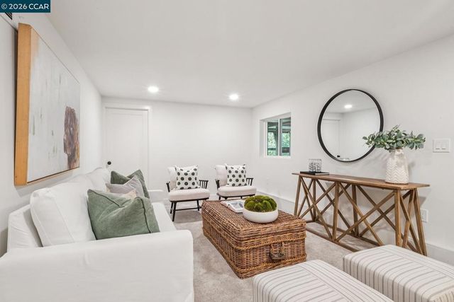 1072 Via Roble, Lafayette, CA 94549