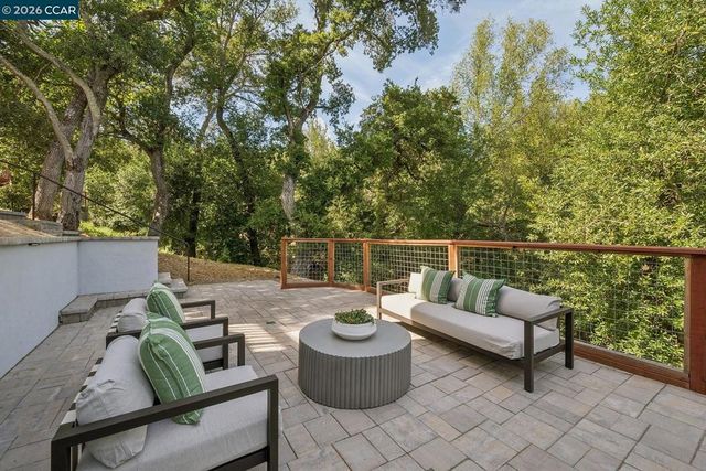 1072 Via Roble, Lafayette, CA 94549