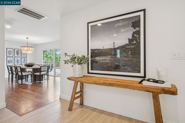 1072 Via Roble, Lafayette, CA 94549