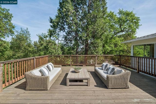 1072 Via Roble, Lafayette, CA 94549