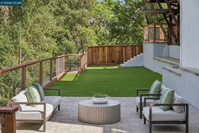 1072 Via Roble, Lafayette, CA 94549