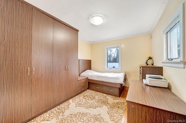 188-14 McLaughlin Avenue, Holliswood, NY 11423