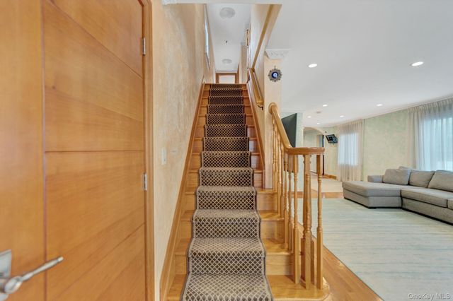 188-14 McLaughlin Avenue, Holliswood, NY 11423