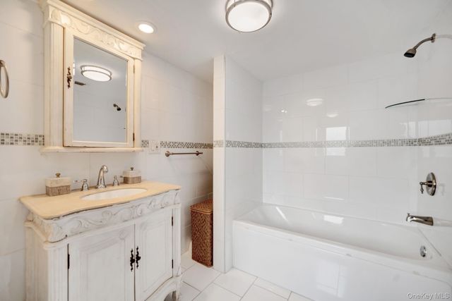 188-14 McLaughlin Avenue, Holliswood, NY 11423