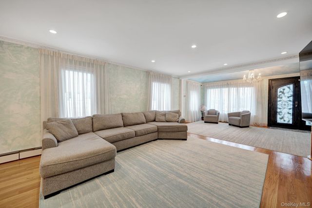 188-14 McLaughlin Avenue, Holliswood, NY 11423