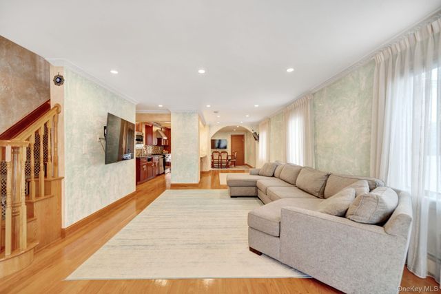 188-14 McLaughlin Avenue, Holliswood, NY 11423