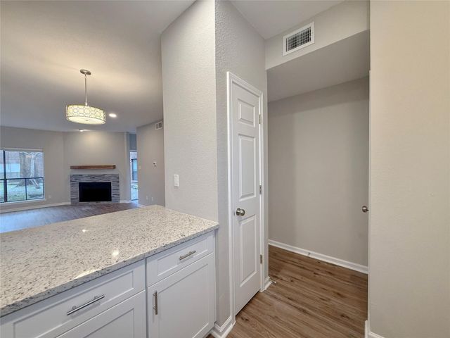 3100 Walnut Bend Lane 223, Houston, TX 77042