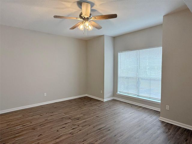 3100 Walnut Bend Lane 223, Houston, TX 77042