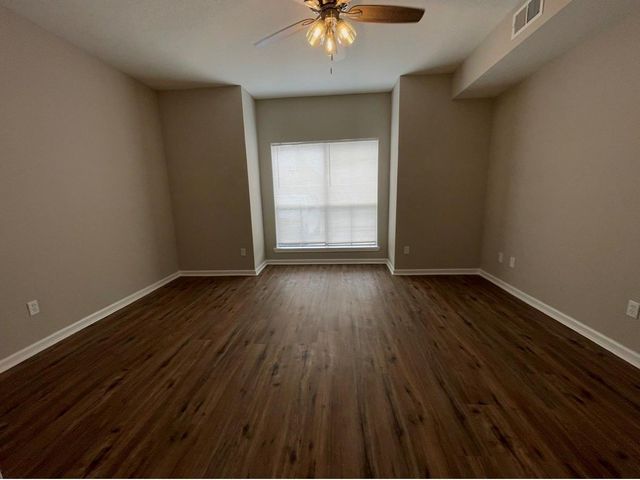 3100 Walnut Bend Lane 223, Houston, TX 77042