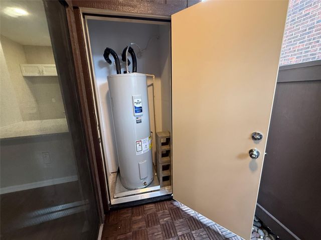 3100 Walnut Bend Lane 223, Houston, TX 77042