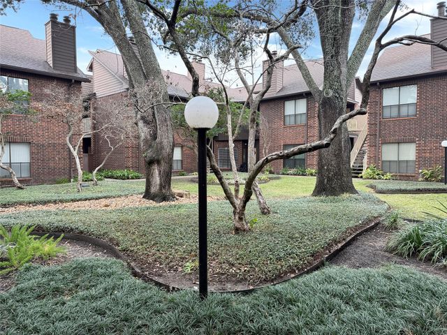 3100 Walnut Bend Lane 223, Houston, TX 77042