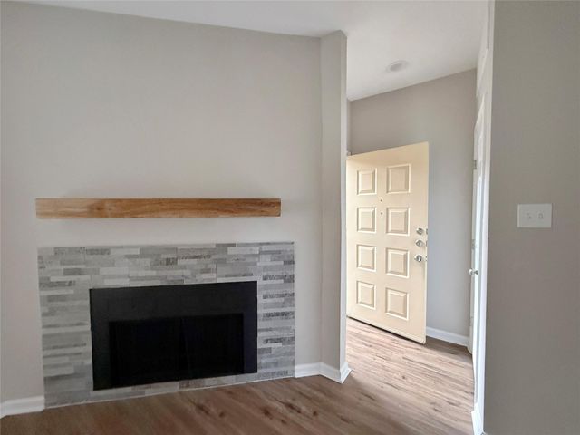 3100 Walnut Bend Lane 223, Houston, TX 77042