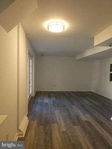 13824 POPLAR TREE RD, Chantilly, VA 20151