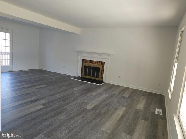 13824 POPLAR TREE RD, Chantilly, VA 20151