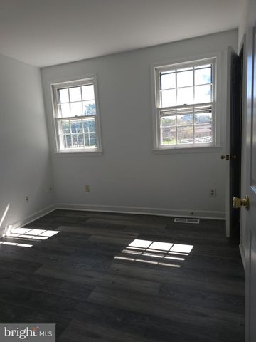 13824 POPLAR TREE RD, Chantilly, VA 20151