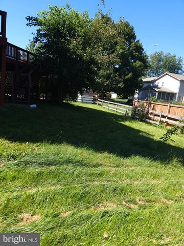 13824 POPLAR TREE RD, Chantilly, VA 20151